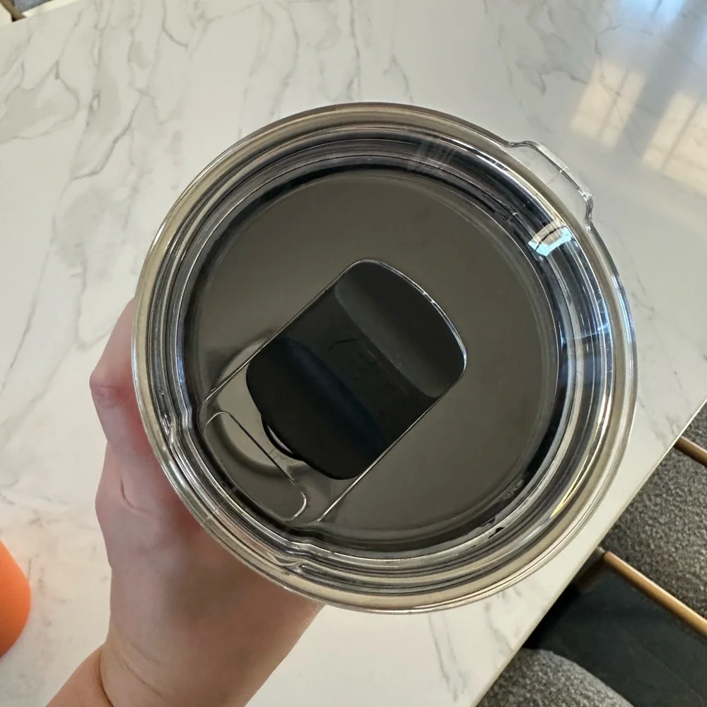 YETI Crimson 26 oz Travel Mug - Picture 3 of 3